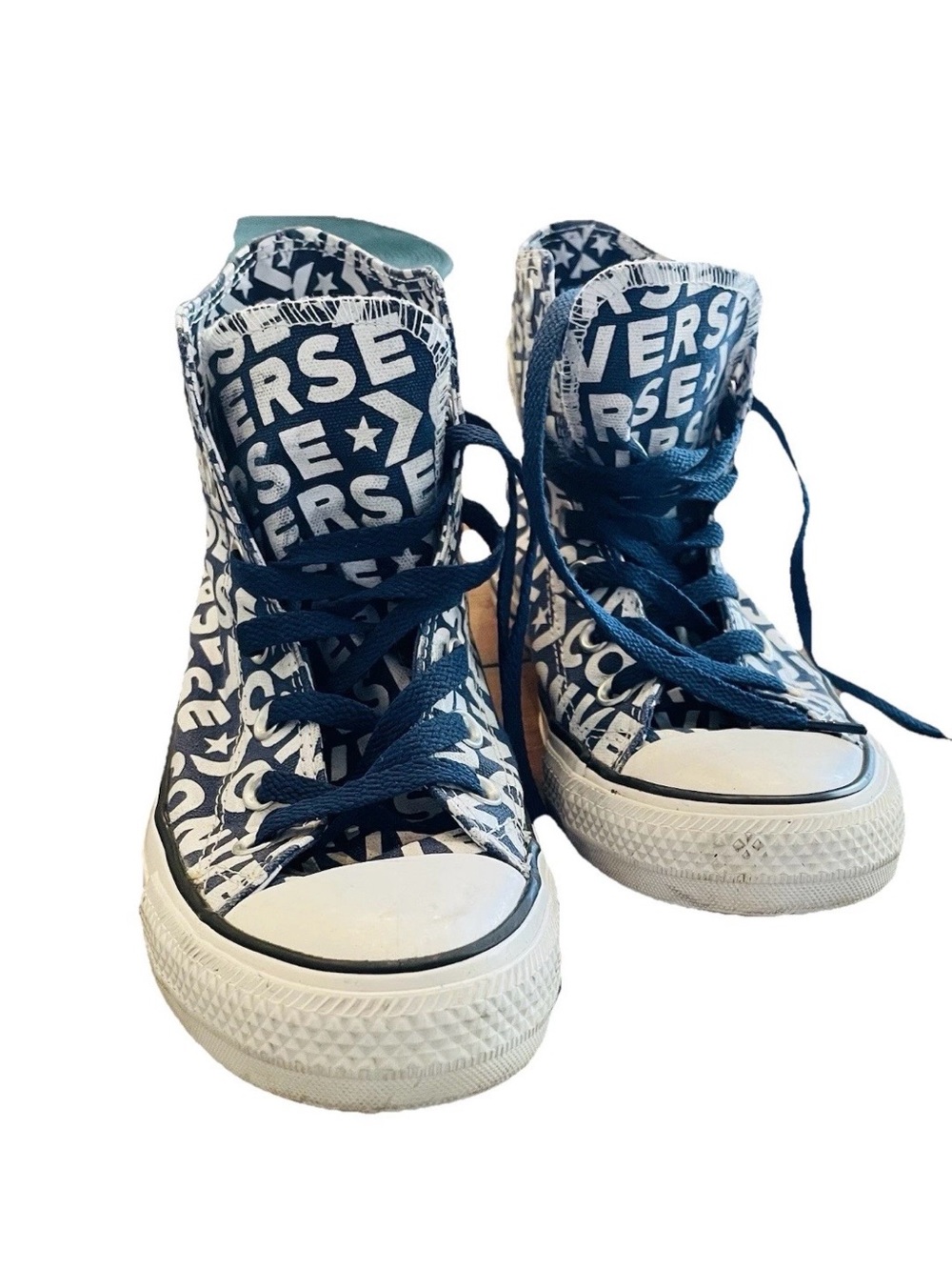 Converse Chuck Taylor All Star Navy wordmark sneakers. Unisex sz 6 men 8 women